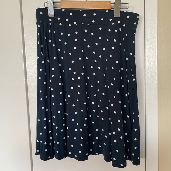 Brand new Suzy Shier polka dot white & navy skirt - Picture 1 of 4